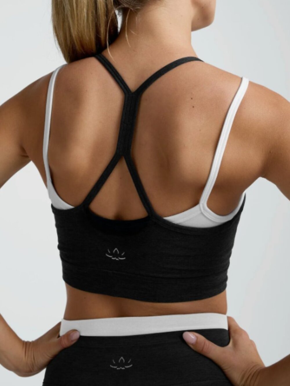 Beyond Yoga Spacedye Layered Long Line Bra + Legging Set in Black | Size XS/S - Picture 8 of 8
